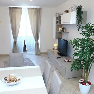 garibaldi-suites-apartments.catania-hotels.net/